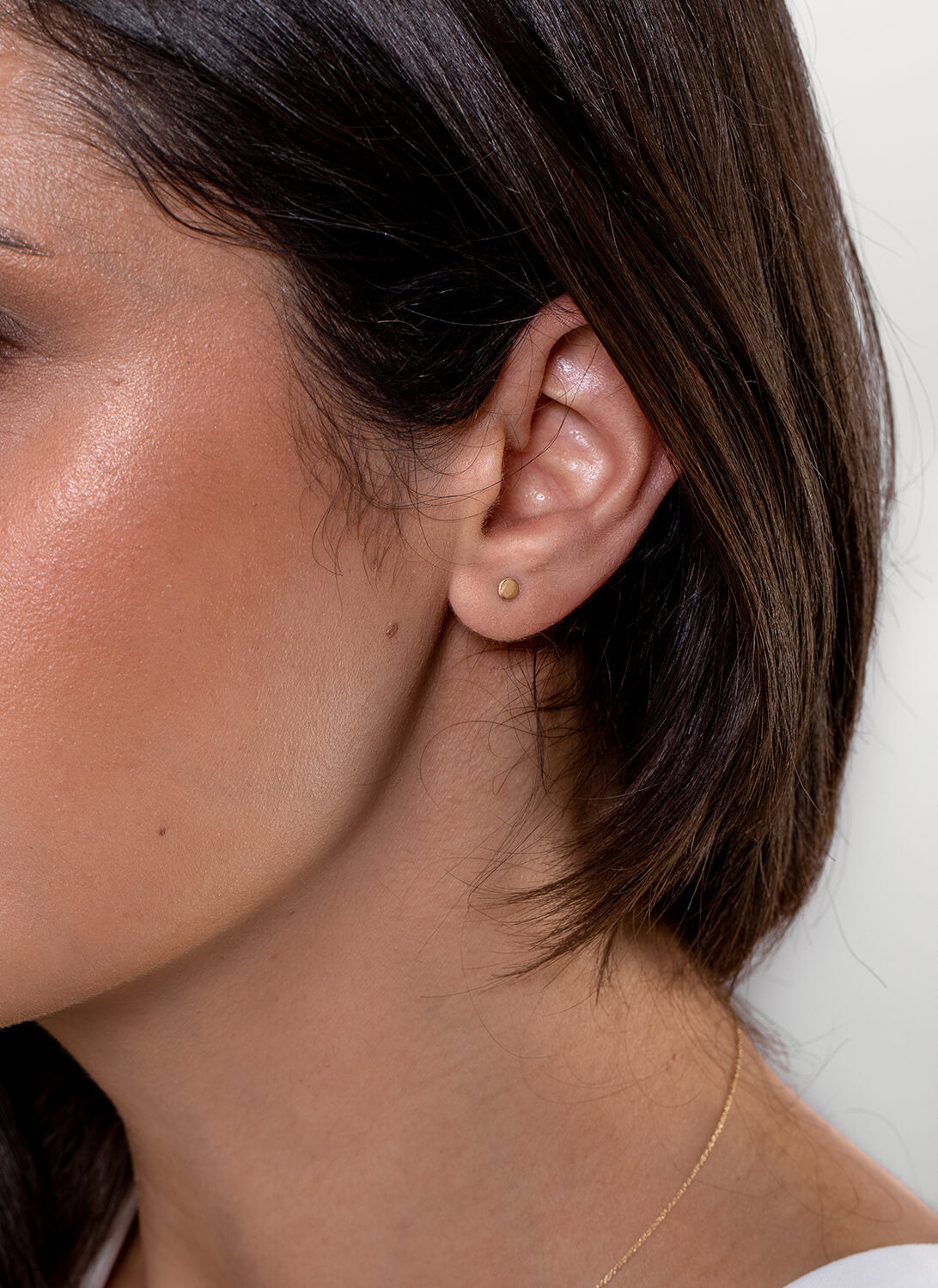 Minimal 14k gold stud earrings