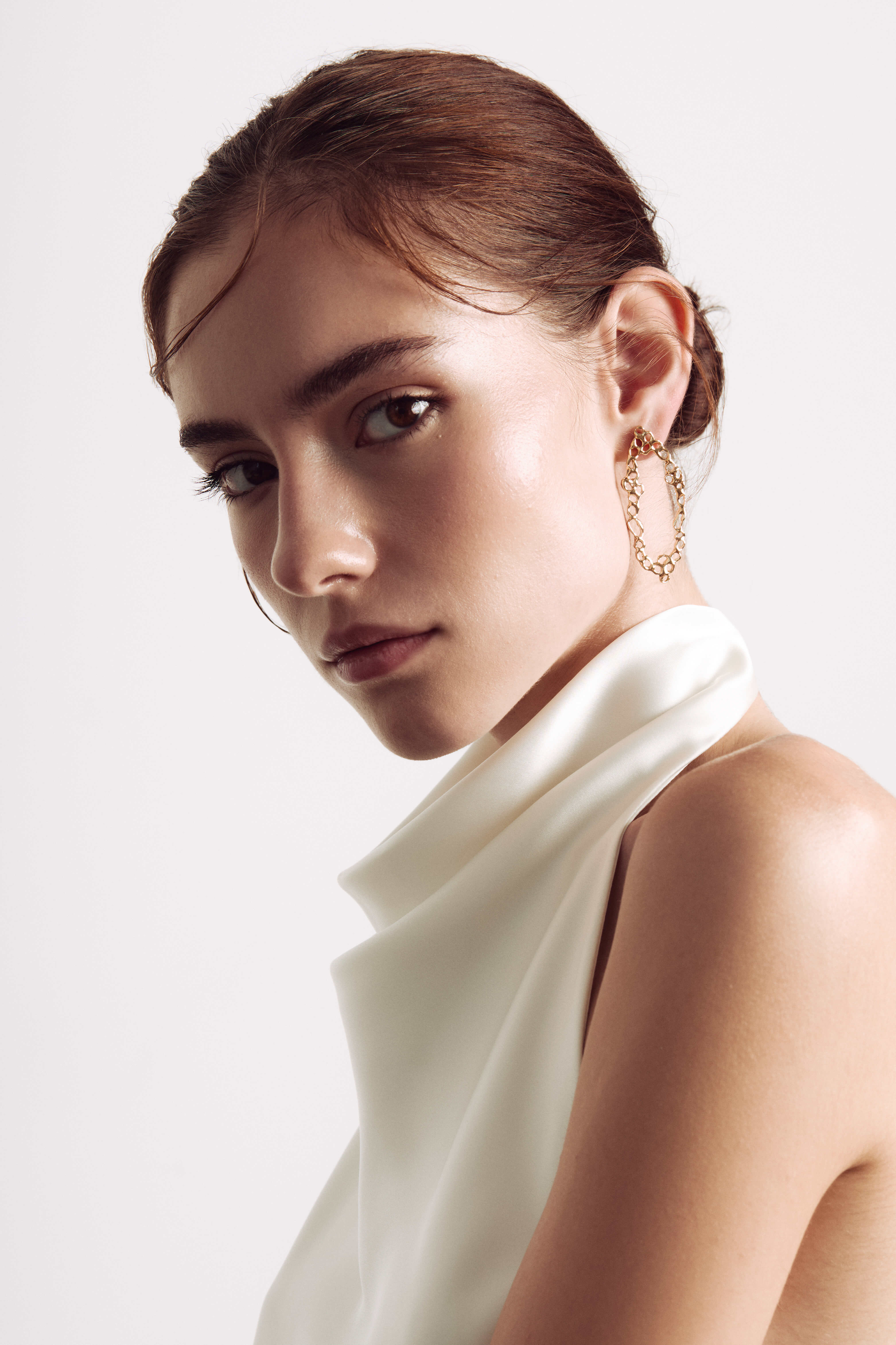 Cercei lungi Lace of the Soul Gold Auriu JASIRI bijuterie contemporana Bijuterie de autor Cercei Contemporary Jewelry Designer Bijuterii Jewelry Designer Gift